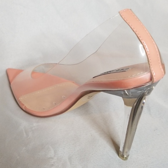 🔥 Clear/Lucite Peep Toe Nude Pumps - Picture 8 of 8